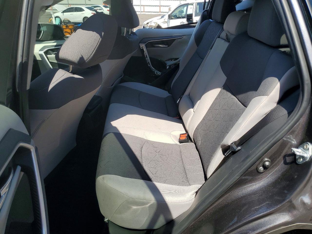 2024 Toyota Rav4 Xle - zdjęcie 11
