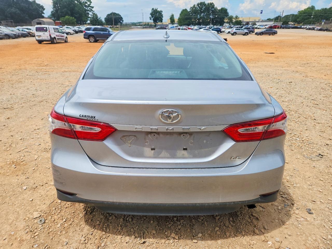 2019 Toyota Camry Le - zdjęcie 6
