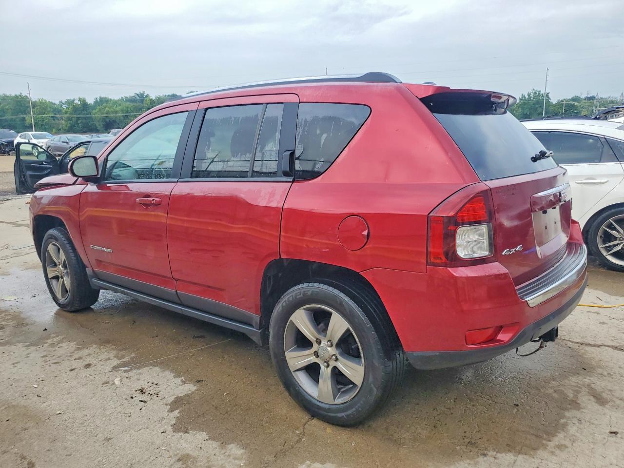 2016 Jeep Compass Latitude - zdjęcie 2