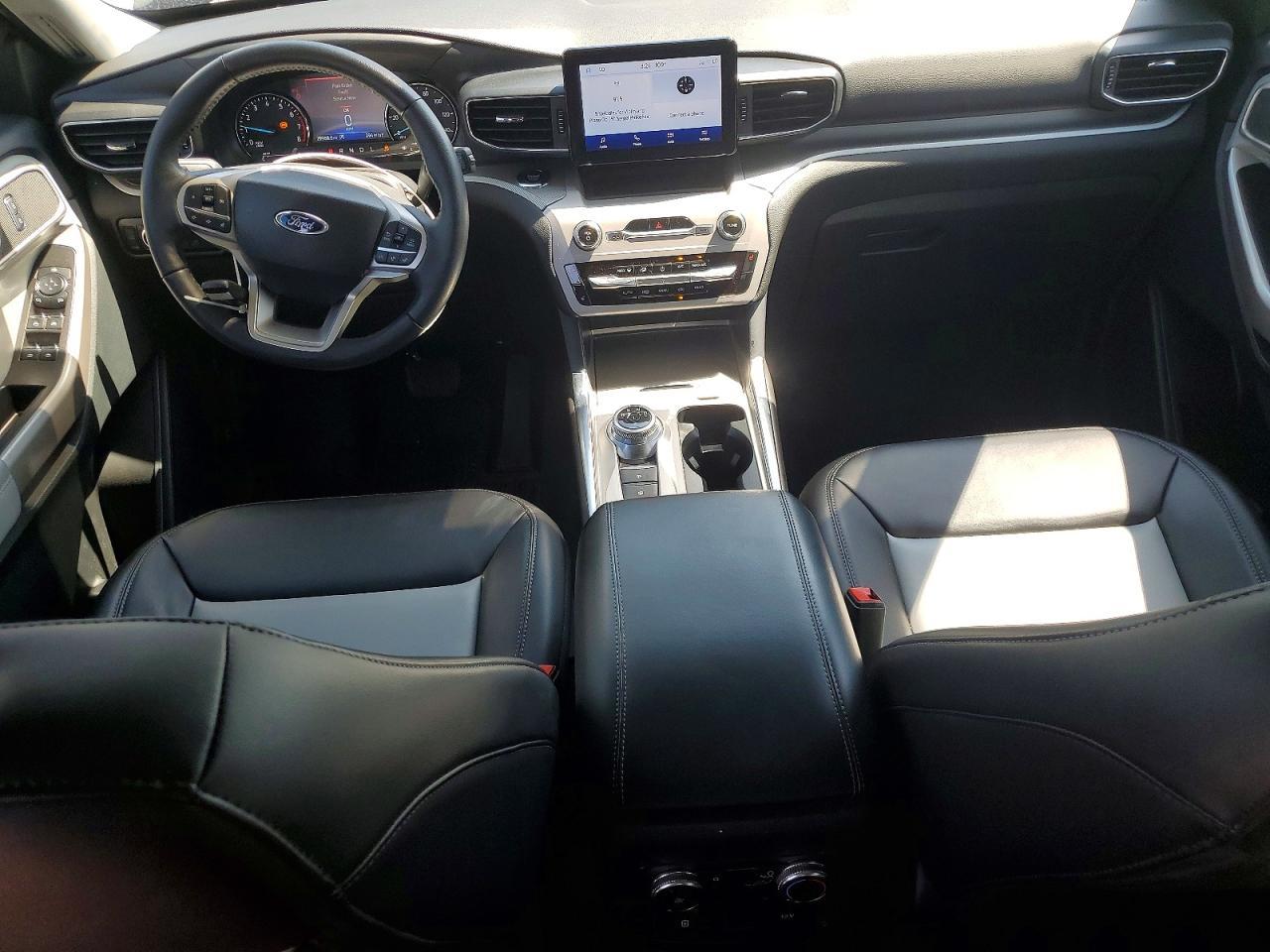 2024 Ford Explorer Xlt - zdjęcie 8