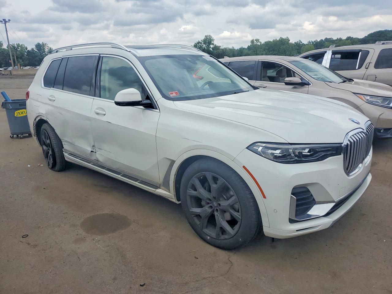 2022 BMW X7 xDrive40I - zdjęcie 4