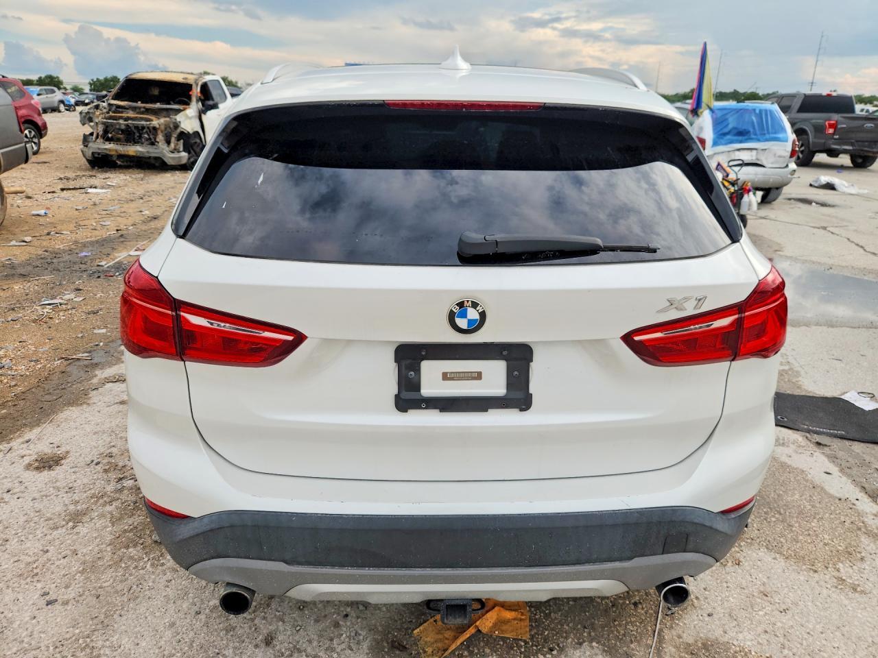 2016 BMW X1 xDrive28I - zdjęcie 6