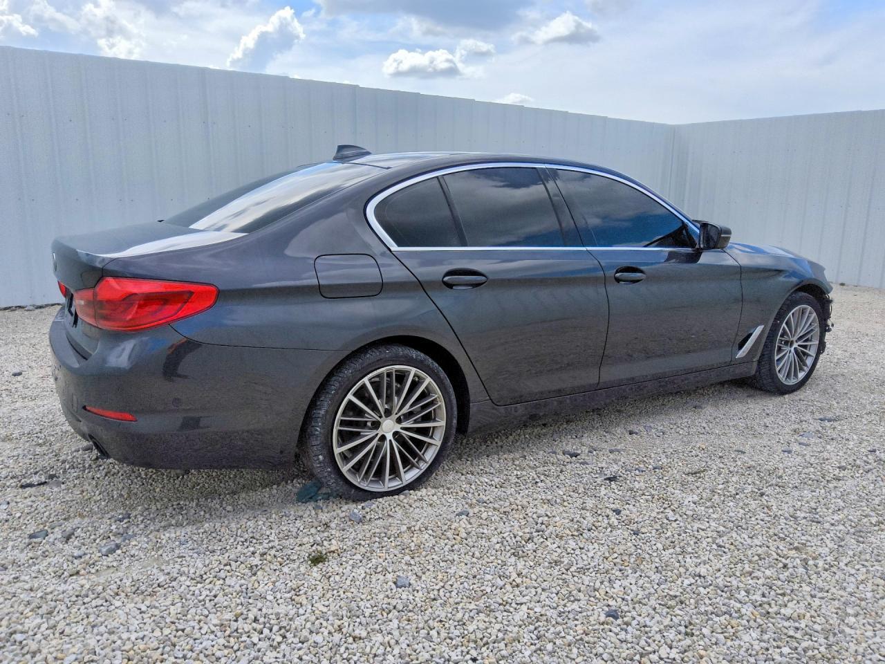 2020 BMW 530I - zdjęcie 3