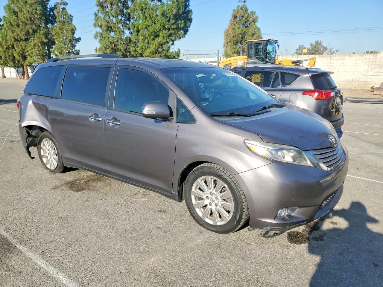 2015 Toyota Sienna Limited Premium 7-Passenger - zdjęcie 4