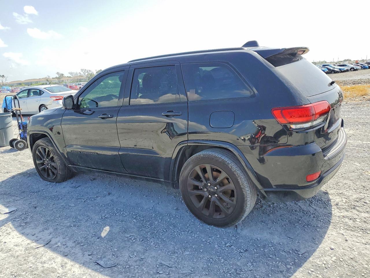 2018 Jeep Grand Cherokee Laredo - zdjęcie 2