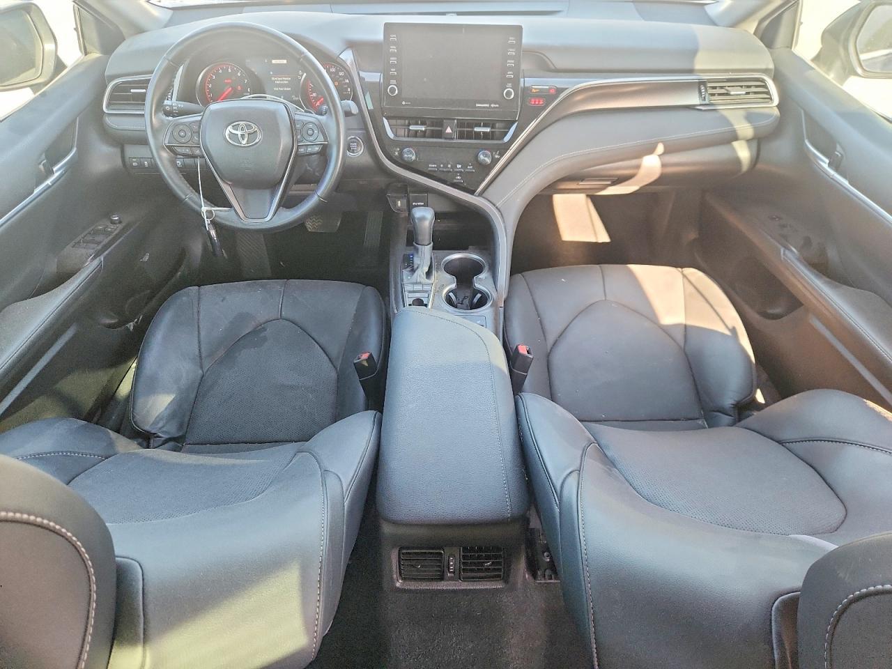2023 Toyota Camry Xse - zdjęcie 8