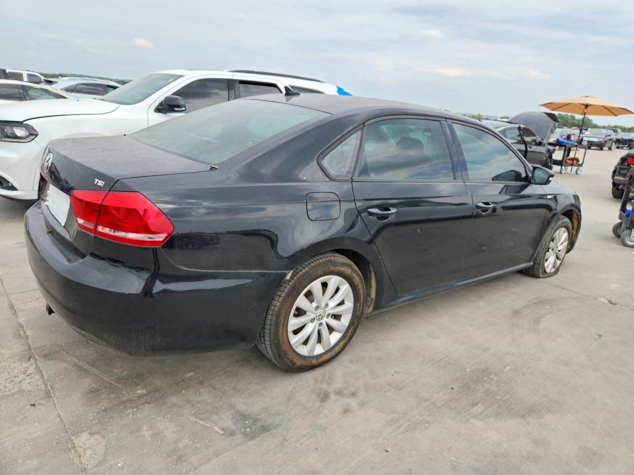 2014 Volkswagen Passat S - zdjęcie 3