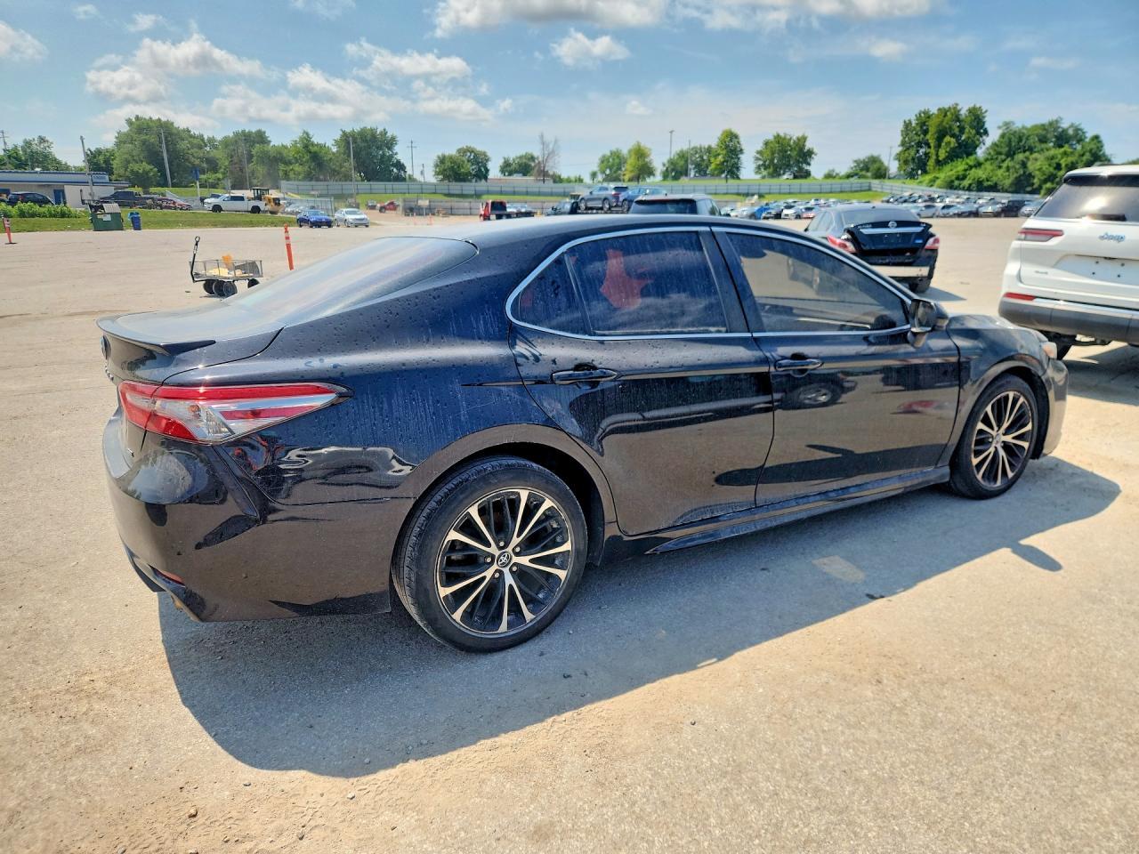 2018 Toyota Camry Se - zdjęcie 3