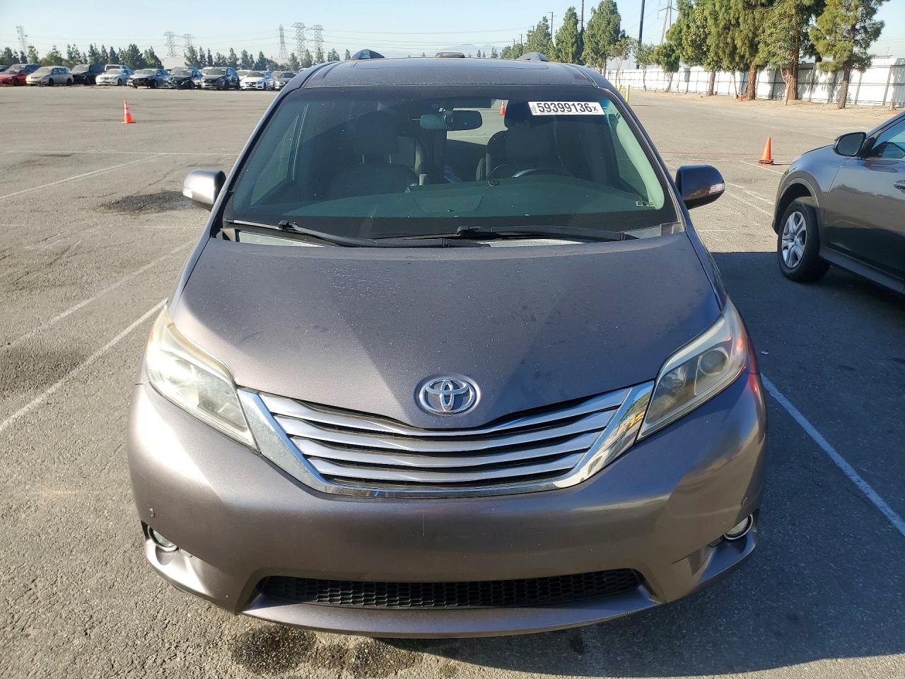 2015 Toyota Sienna Limited Premium 7-Passenger - zdjęcie 5