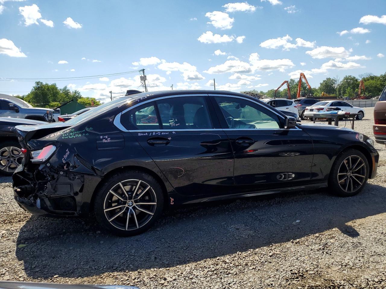 2021 BMW Seria 3 330i - zdjęcie 3