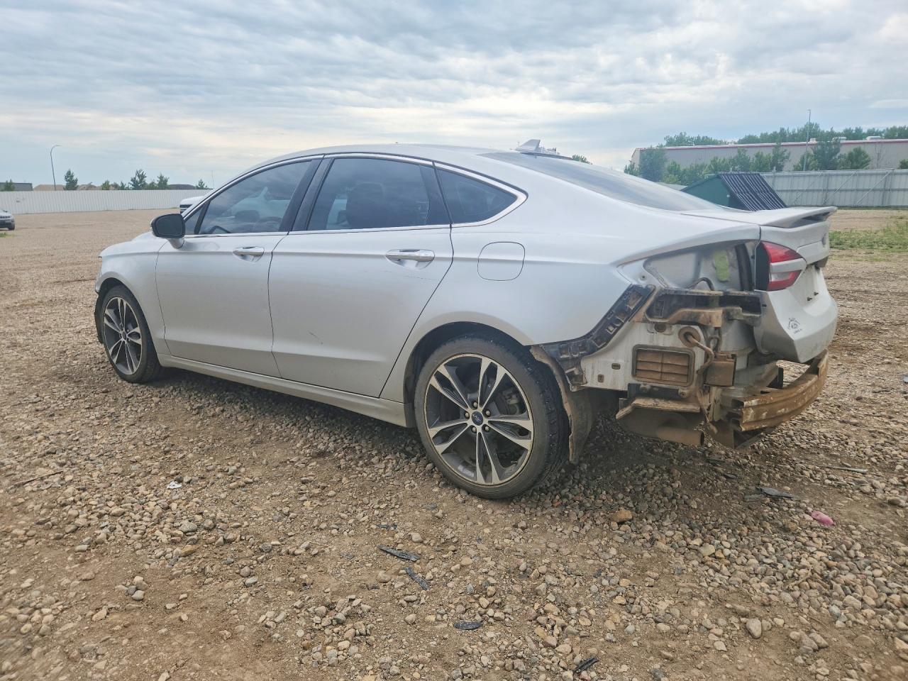 2019 Ford Fusion Titanium - zdjęcie 2