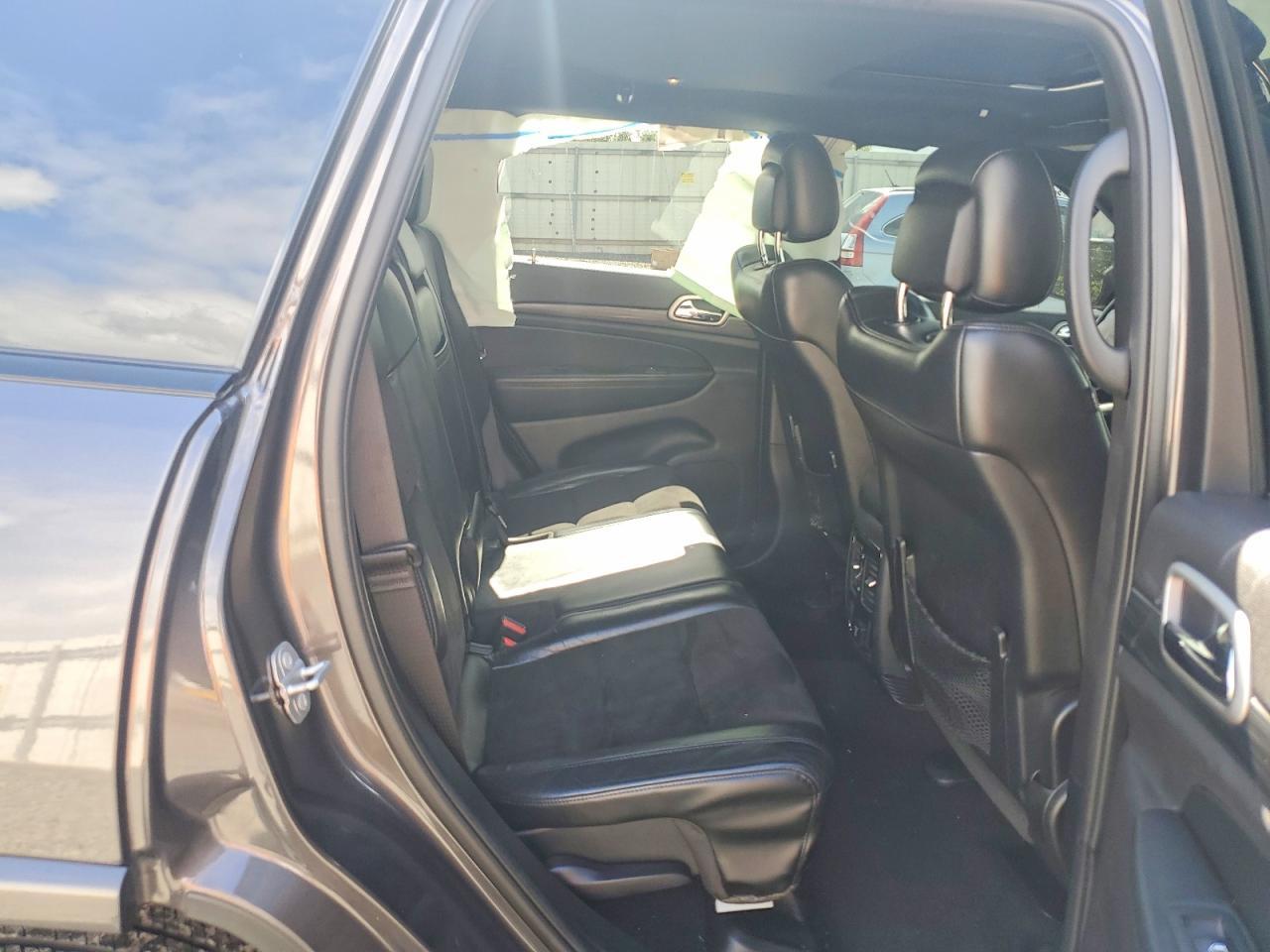2020 Jeep Grand Cherokee Laredo - zdjęcie 11