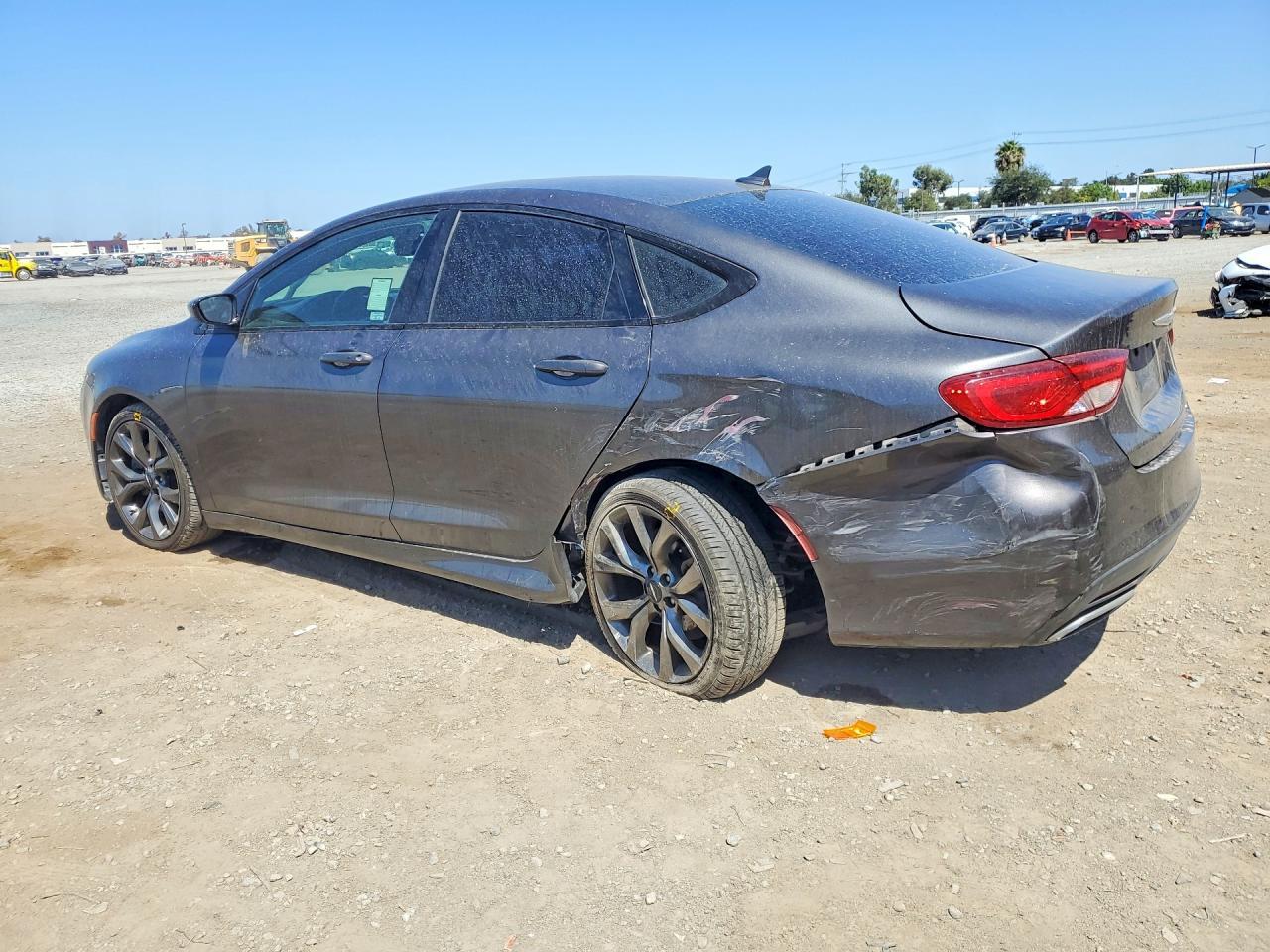 2016 Chrysler 200 S - zdjęcie 2