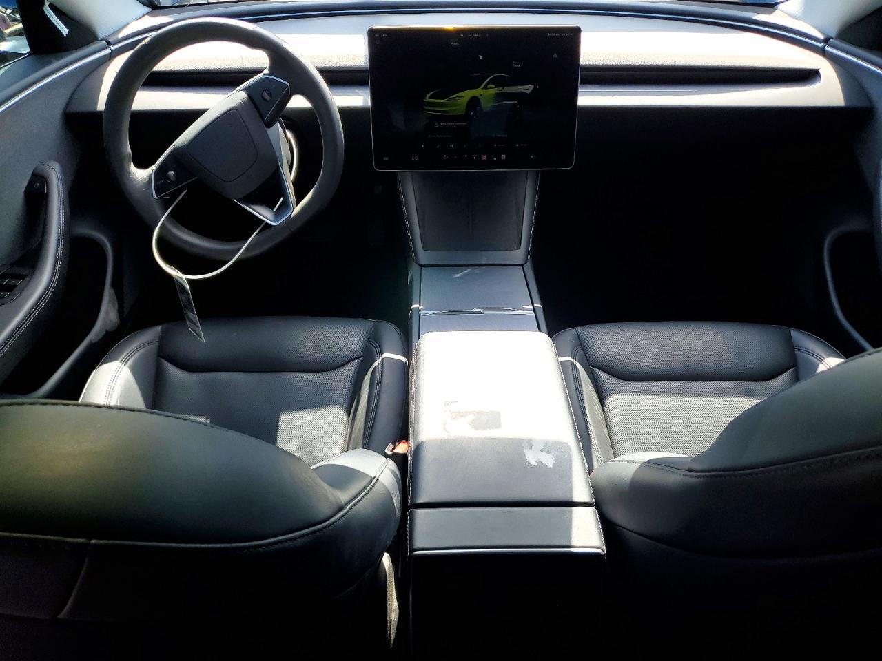 2025 Tesla Model 3 - zdjęcie 8