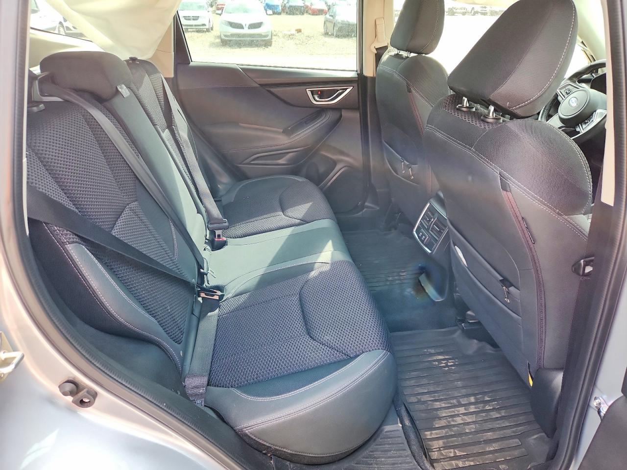 2021 Subaru Forester Premium - zdjęcie 10