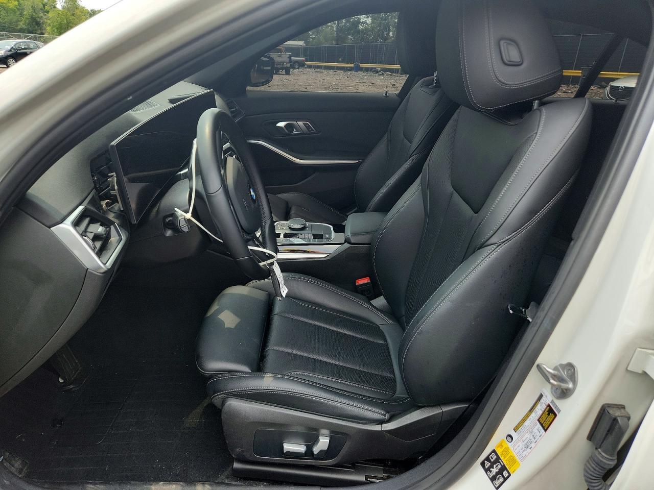 2023 BMW Seria 3 330i - zdjęcie 7