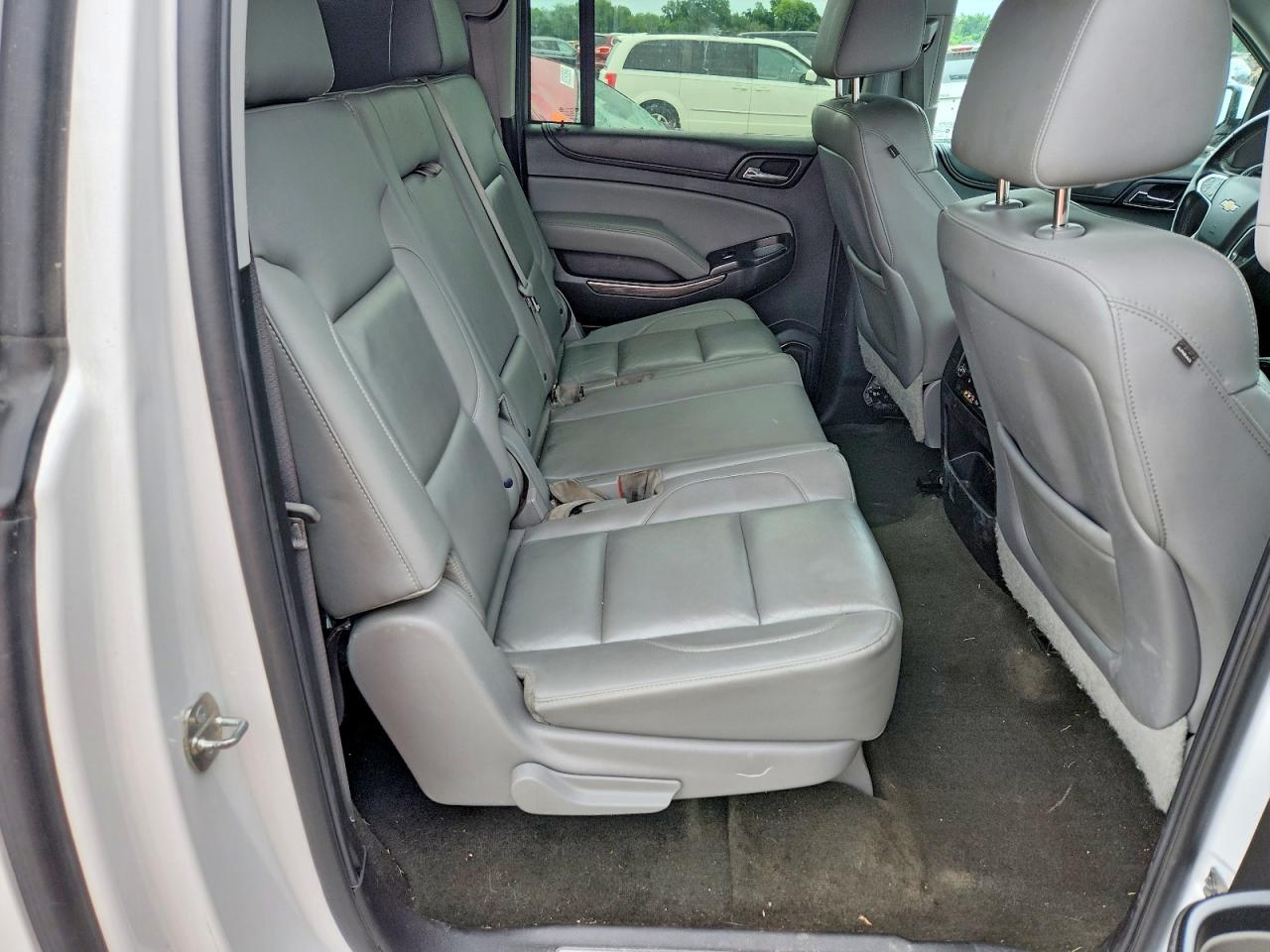 2015 Chevrolet Suburban K1500 Lt - zdjęcie 11