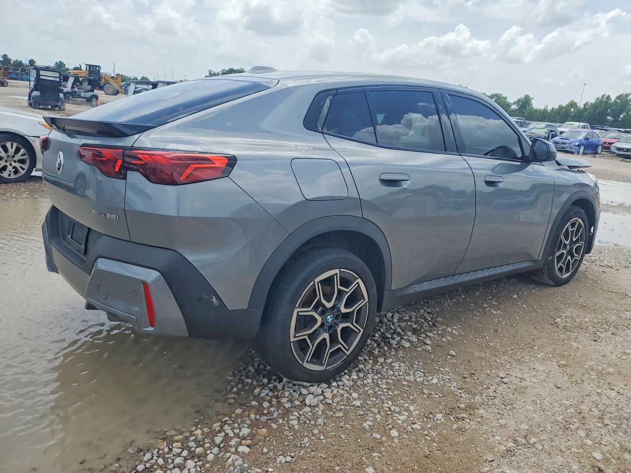 2025 BMW X2 xDrive28I - zdjęcie 3