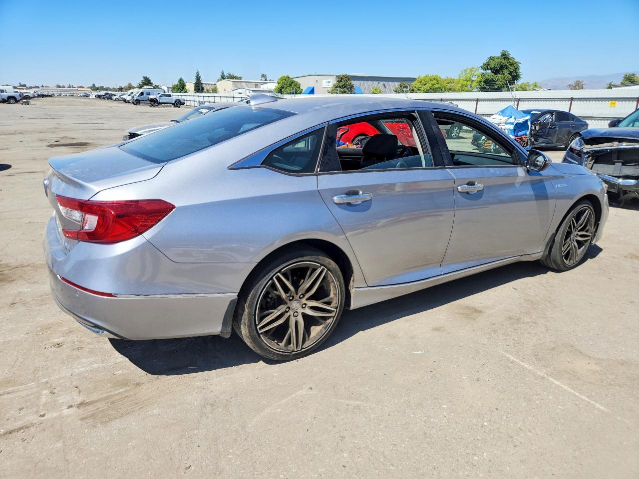 2022 Honda Accord Touring Hybrid - zdjęcie 3