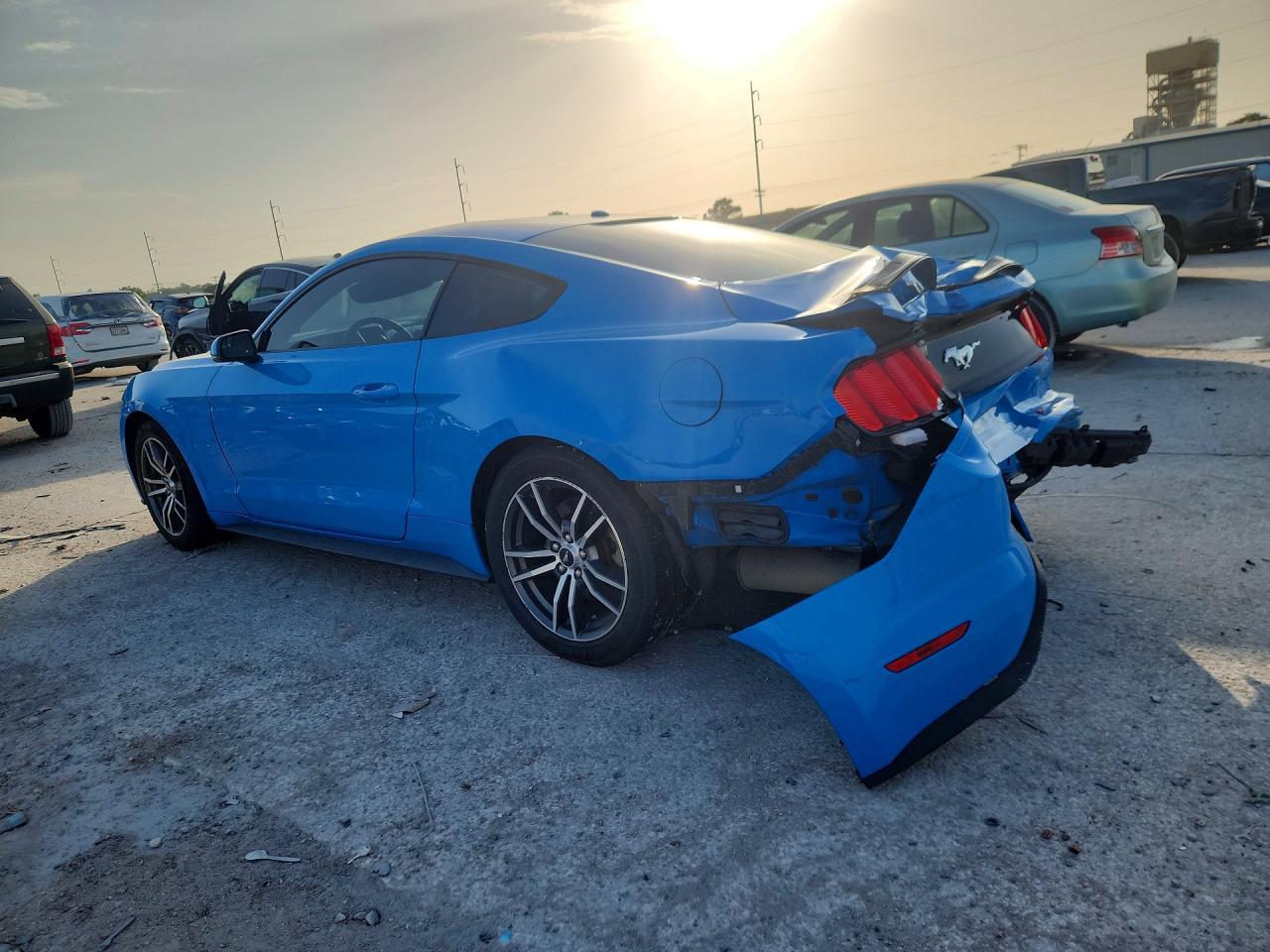 2017 Ford Mustang - zdjęcie 2