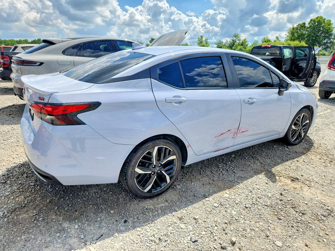 2024 Nissan Versa Sr - zdjęcie 3