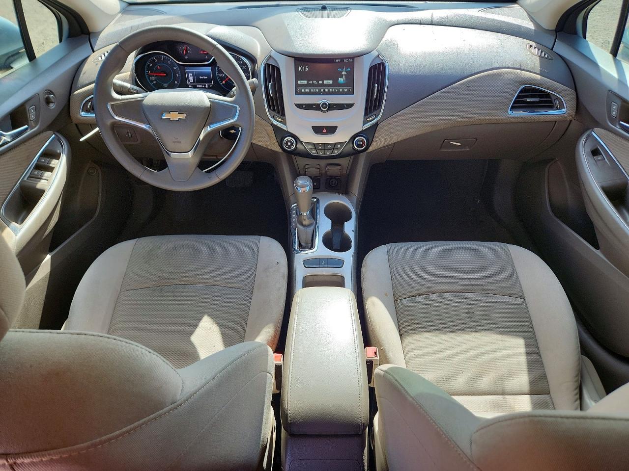 2017 Chevrolet Cruze Ls - zdjęcie 8