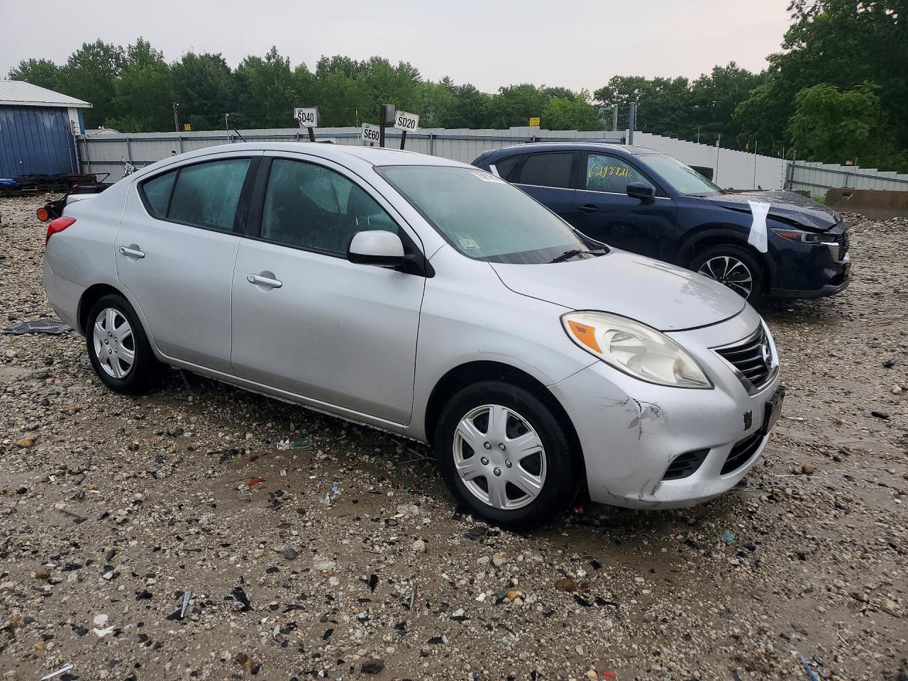 2013 Nissan Versa 1.6 S - zdjęcie 4