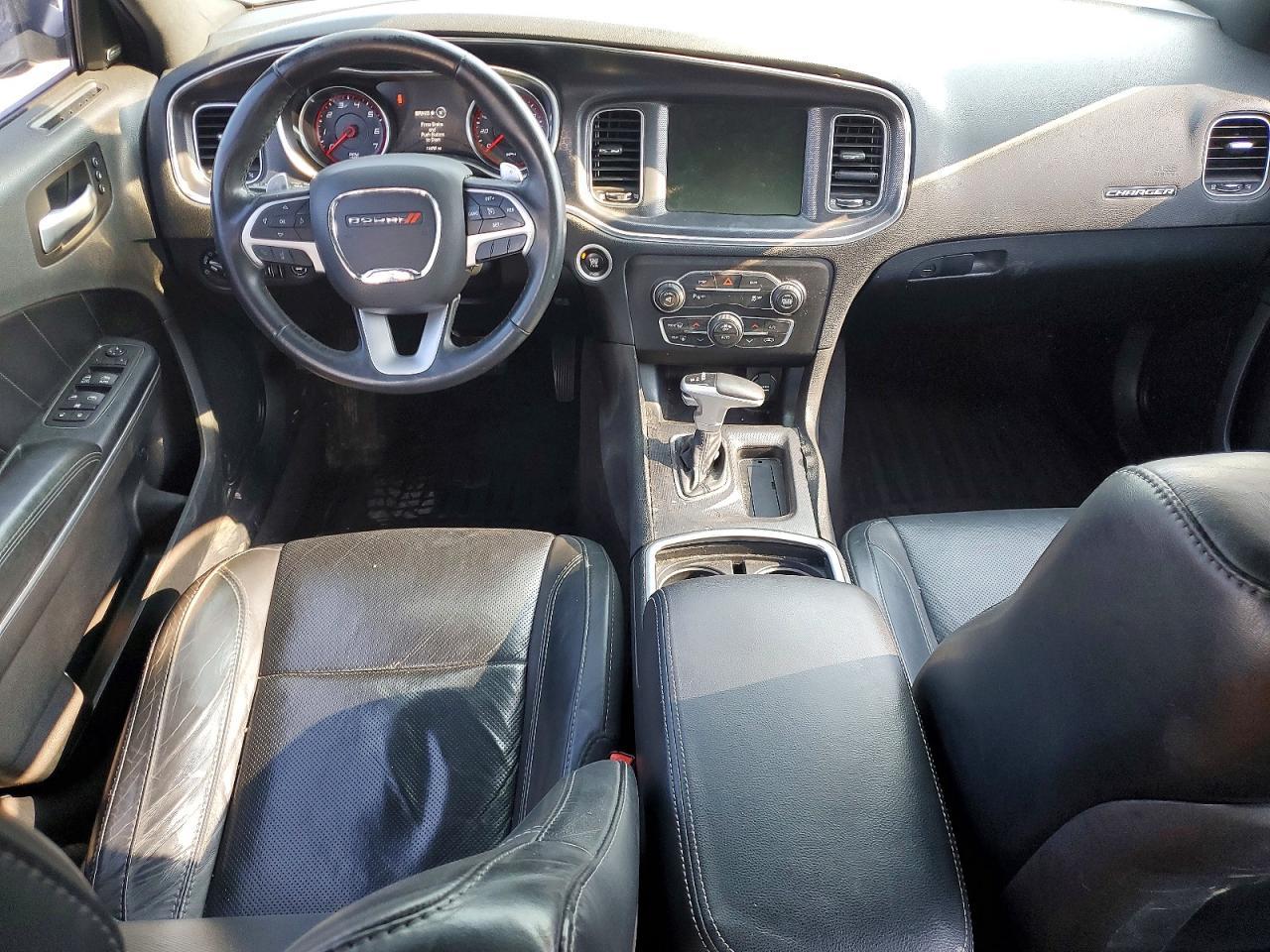 2016 Dodge Charger R/T - zdjęcie 8