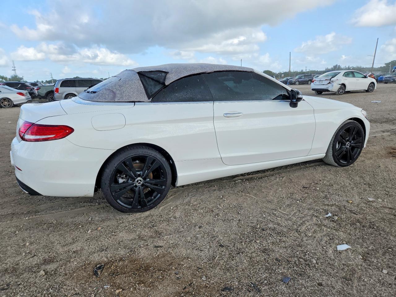 2017 Mercedes-Benz C 300 - zdjęcie 3