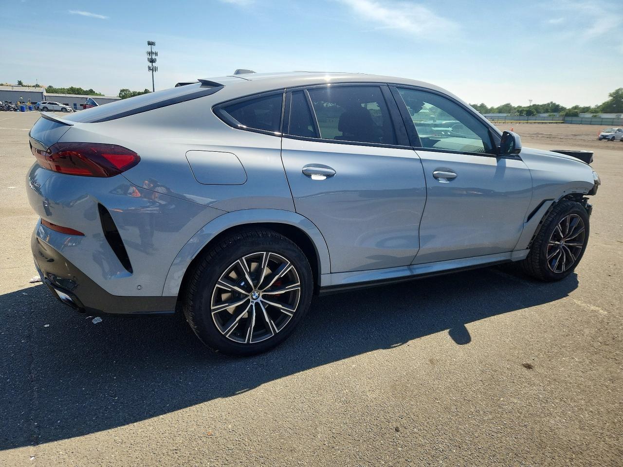 2026 BMW X6 xDrive40I - zdjęcie 3