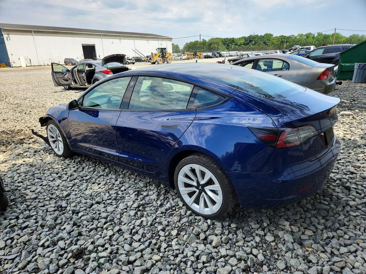 2022 Tesla Model 3 - zdjęcie 2