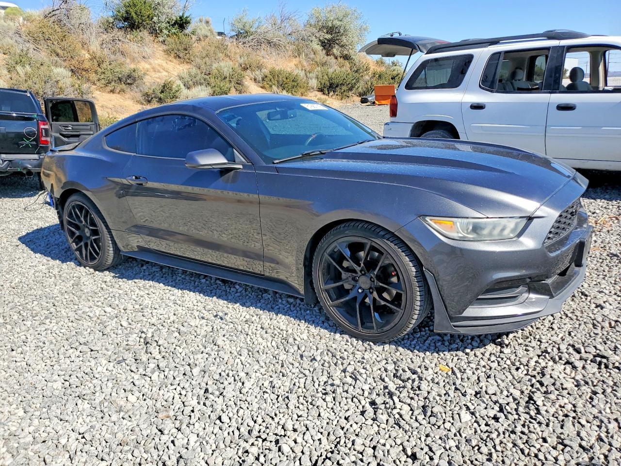 2015 Ford Mustang - zdjęcie 4