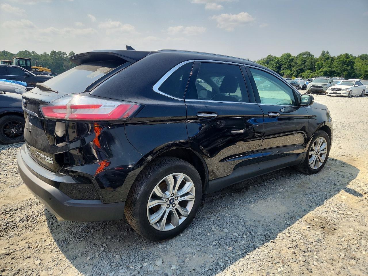 2019 Ford Edge Titanium - zdjęcie 3