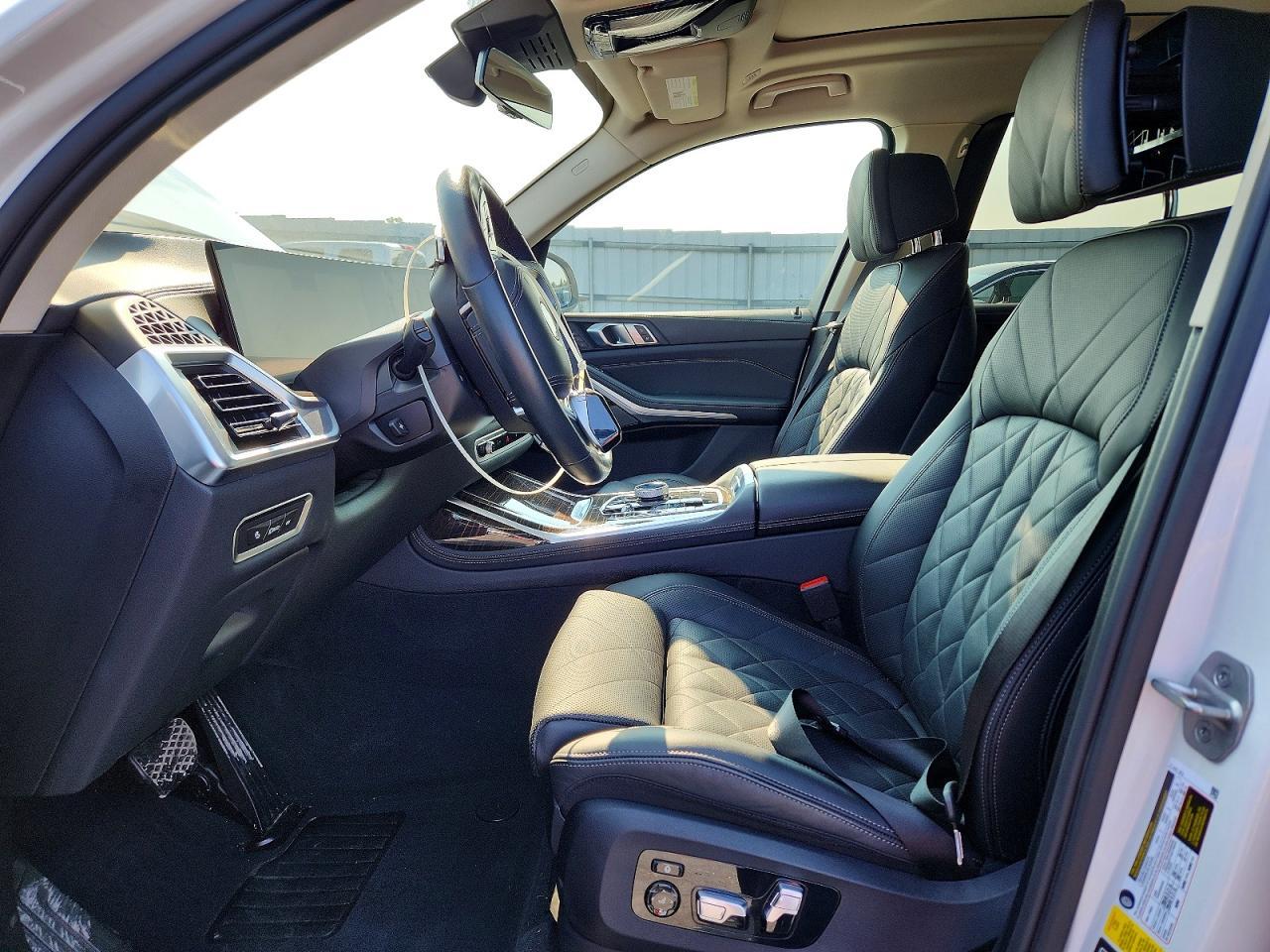 2024 BMW X7 xDrive40I - zdjęcie 7