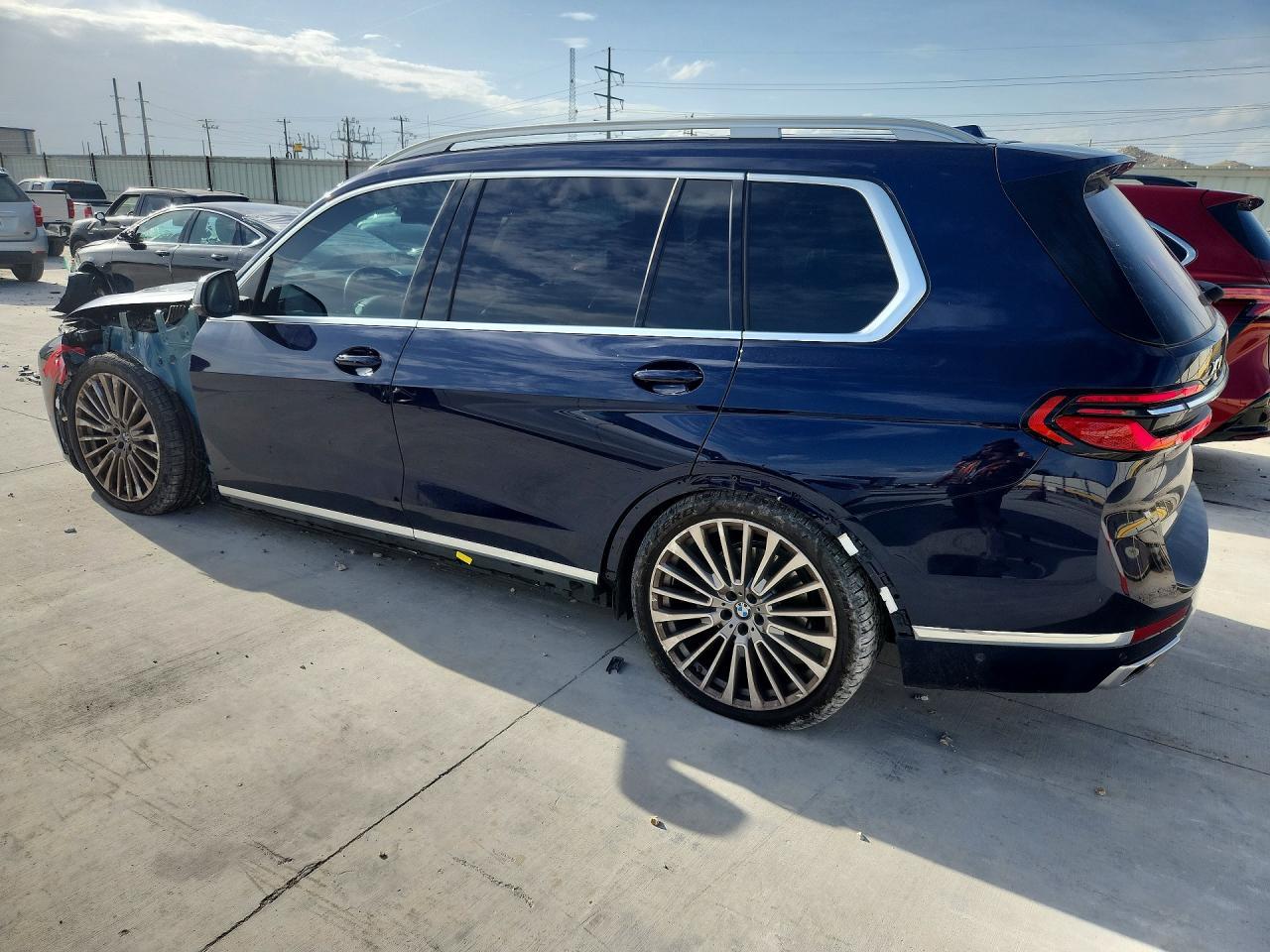 2025 BMW X7 xDrive40I - zdjęcie 2