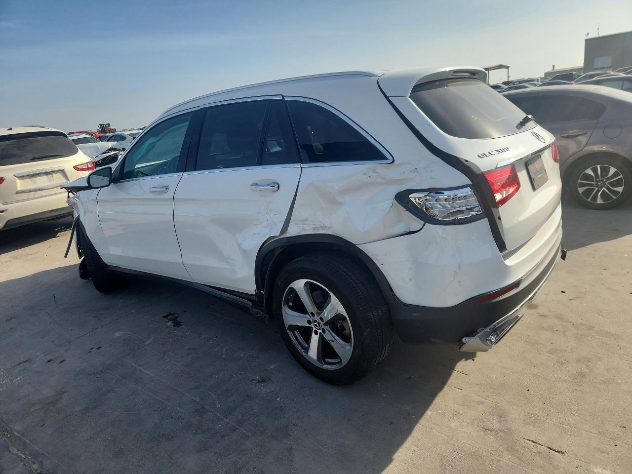 2019 Mercedes-Benz Glc 300 - zdjęcie 2