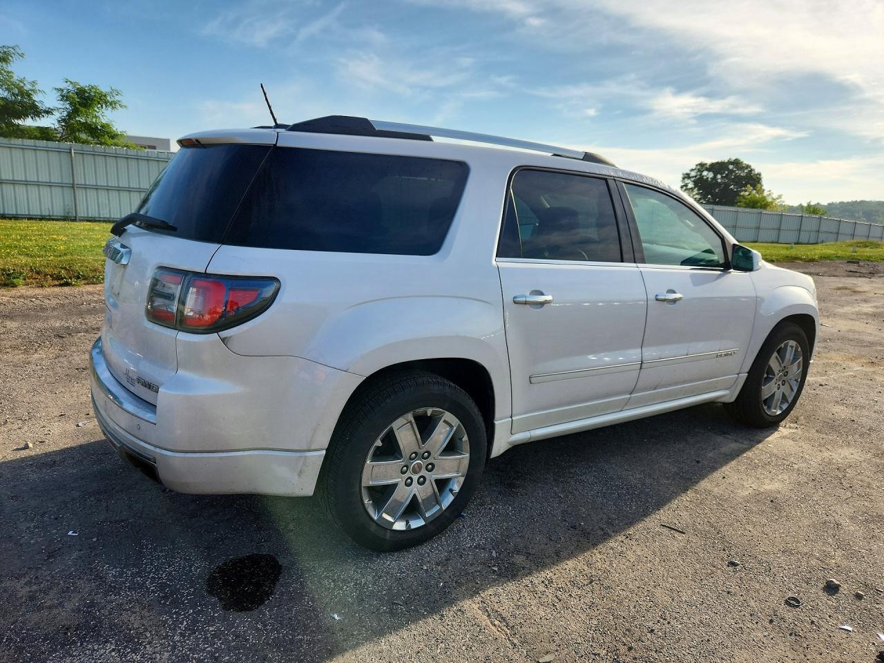 2016 GMC Acadia Denali - zdjęcie 3