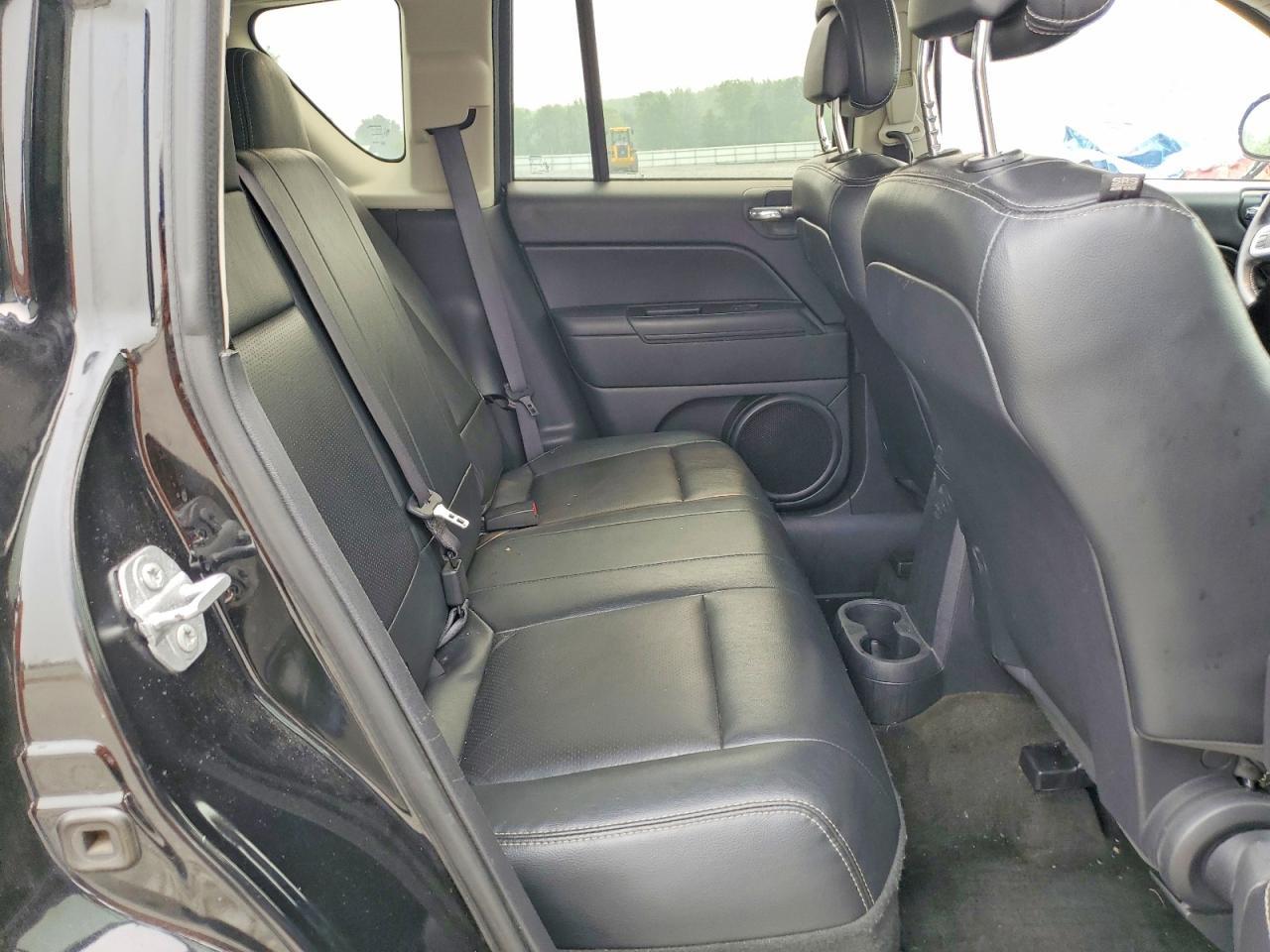 2017 Jeep Compass Latitude - zdjęcie 11