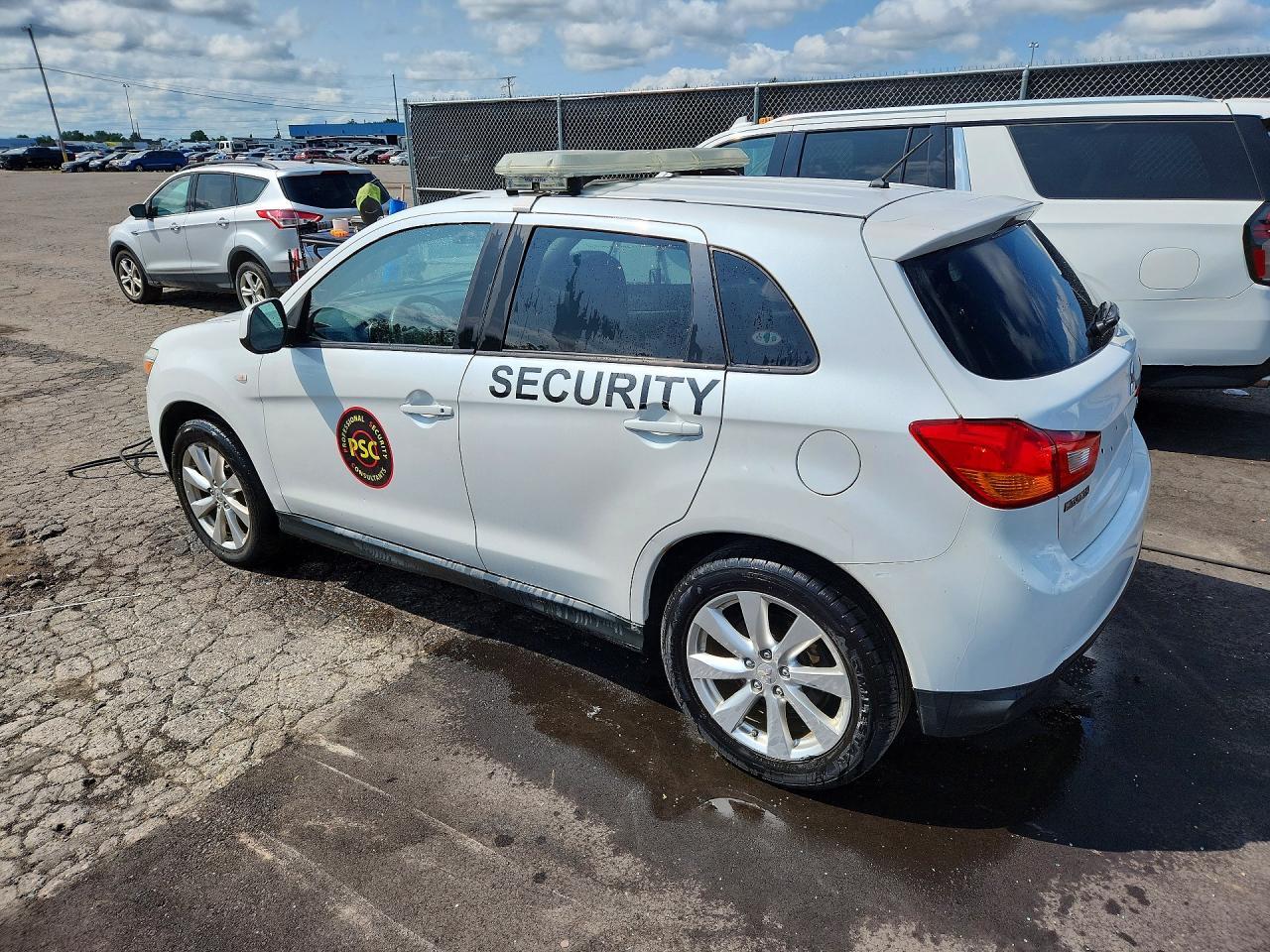 2015 Mitsubishi Outlander Sport Es - zdjęcie 2