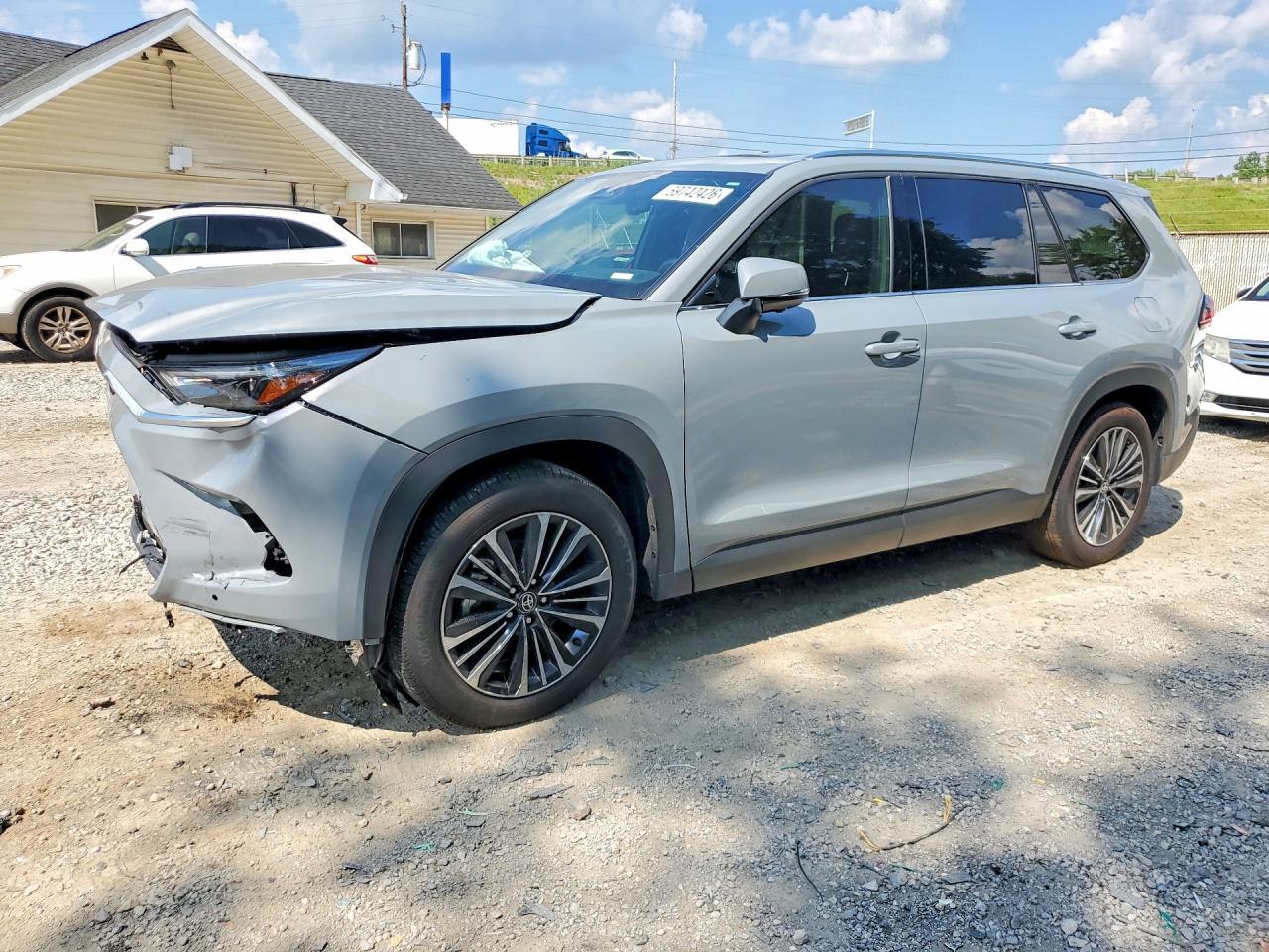 2025 Toyota Highlander Sport - zdjęcie główne