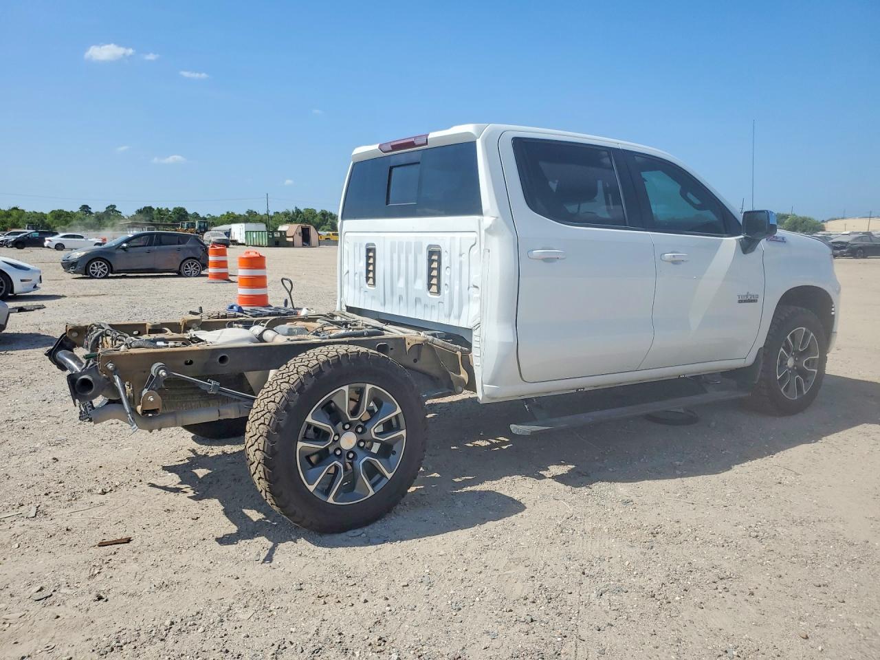 2025 Chevrolet Silverado K1500 Lt - zdjęcie 3