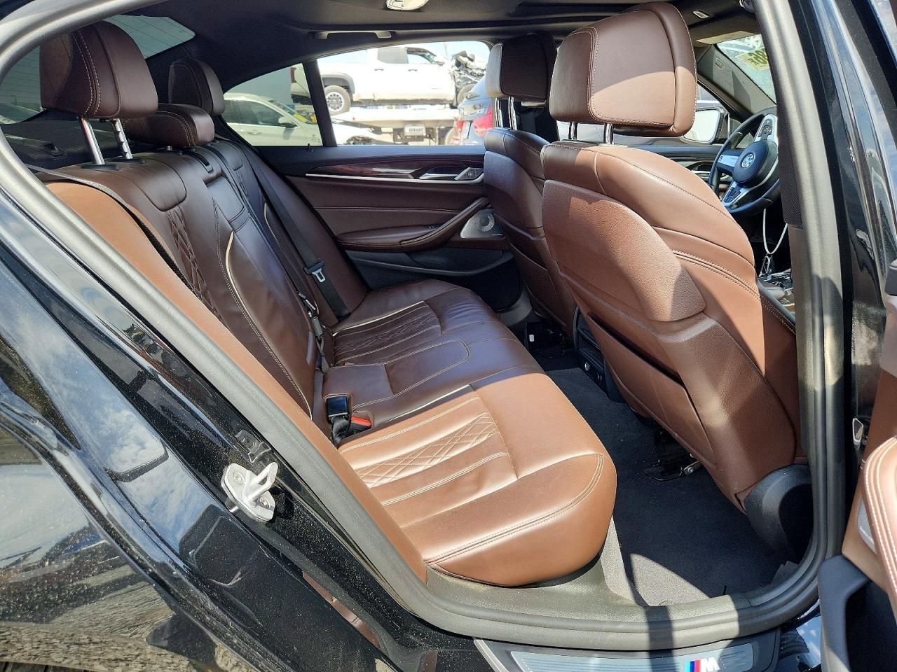 2018 BMW Seria 5 M550i - zdjęcie 10