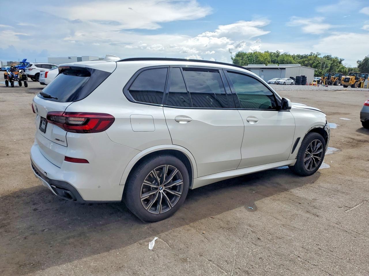 2021 BMW X5 xDrive40I - zdjęcie 3