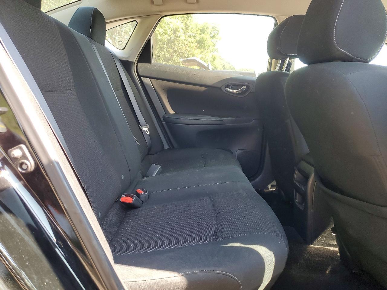 2019 Nissan Sentra S - zdjęcie 10