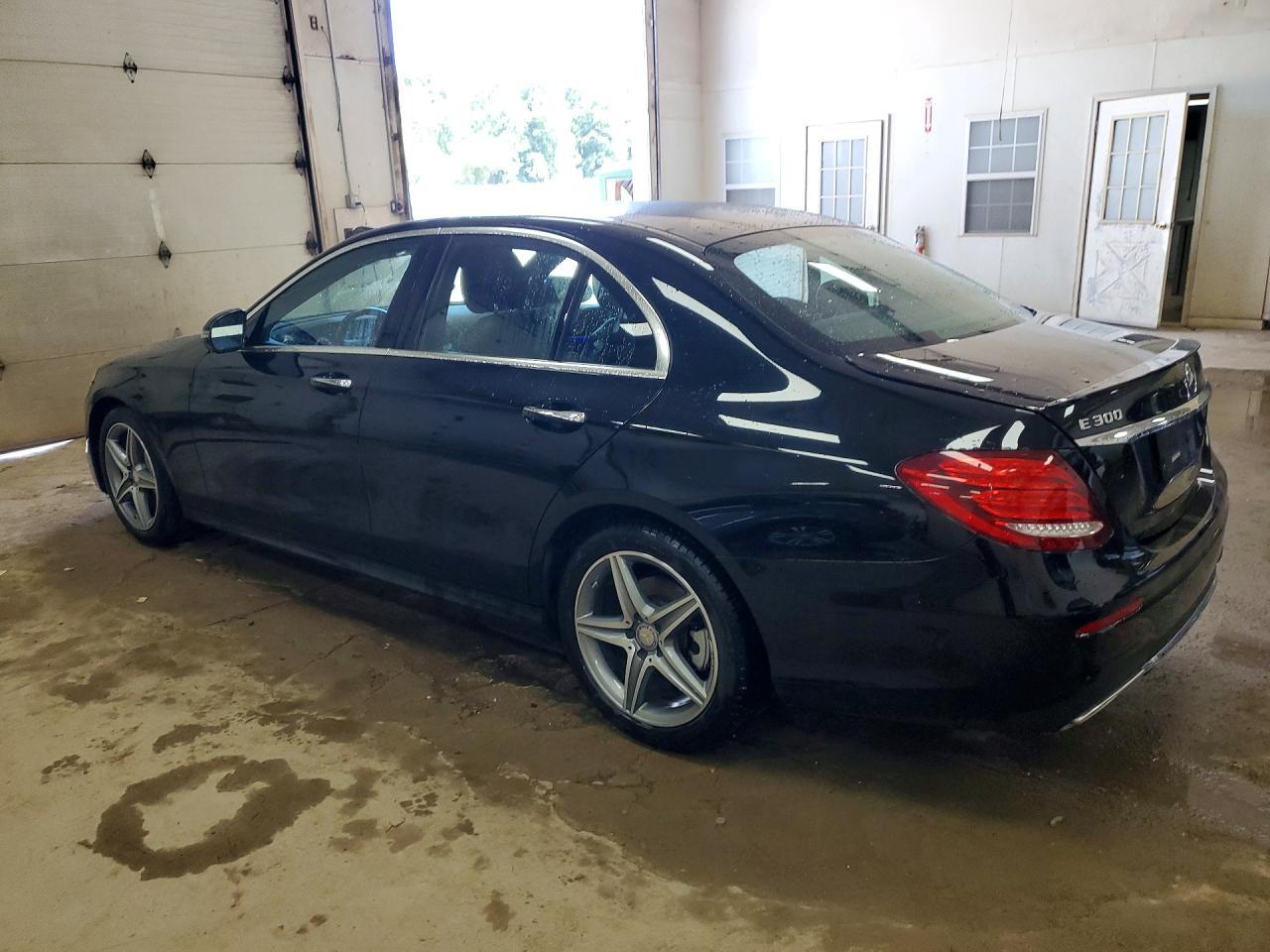 2017 Mercedes-Benz E 300 4Matic - zdjęcie 2