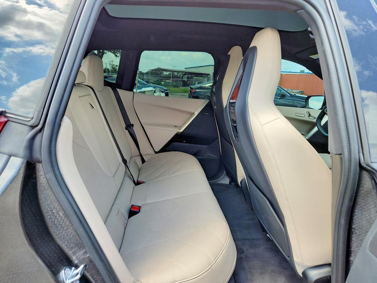 2022 BMW Ix xDrive50 - zdjęcie 11