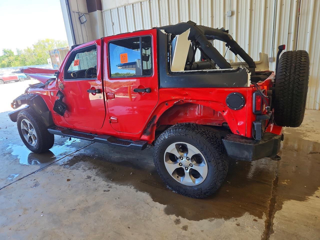 2016 Jeep Wrangler Unlimited Sahara - zdjęcie 2