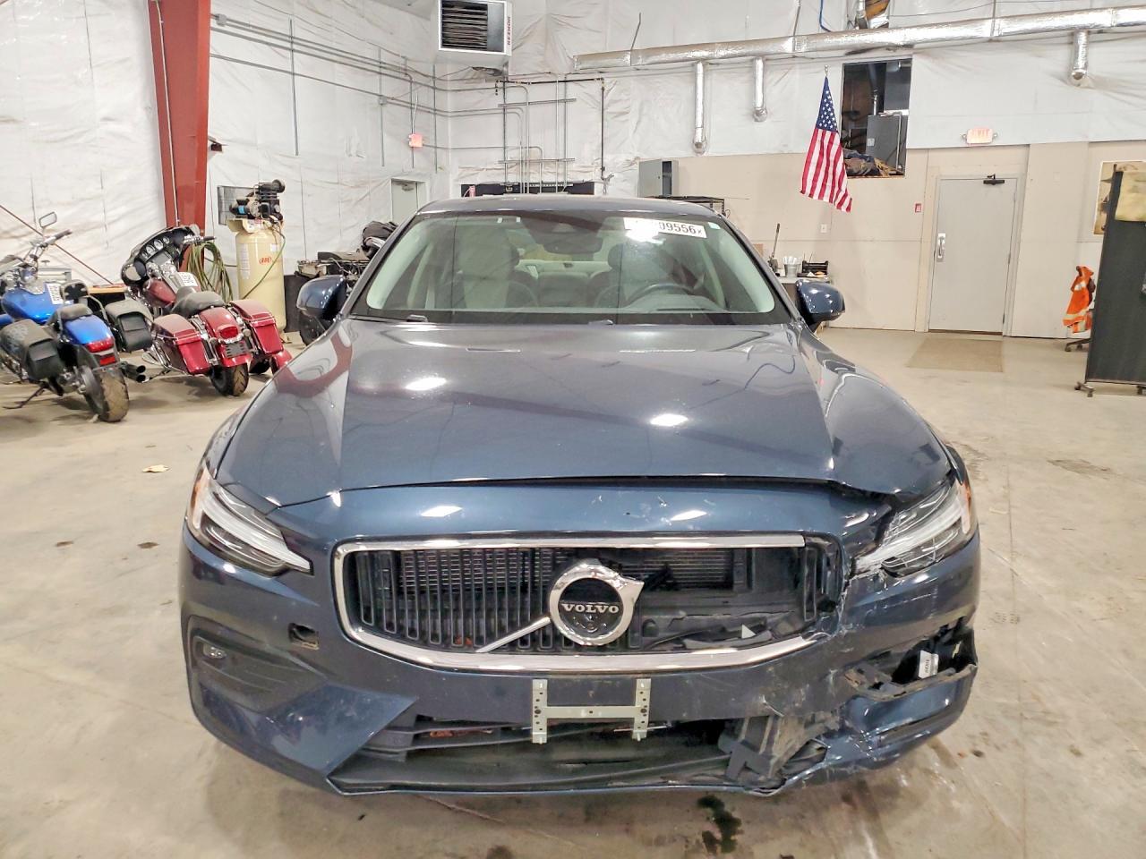 2021 Volvo S60 T5 Momentum - zdjęcie 5