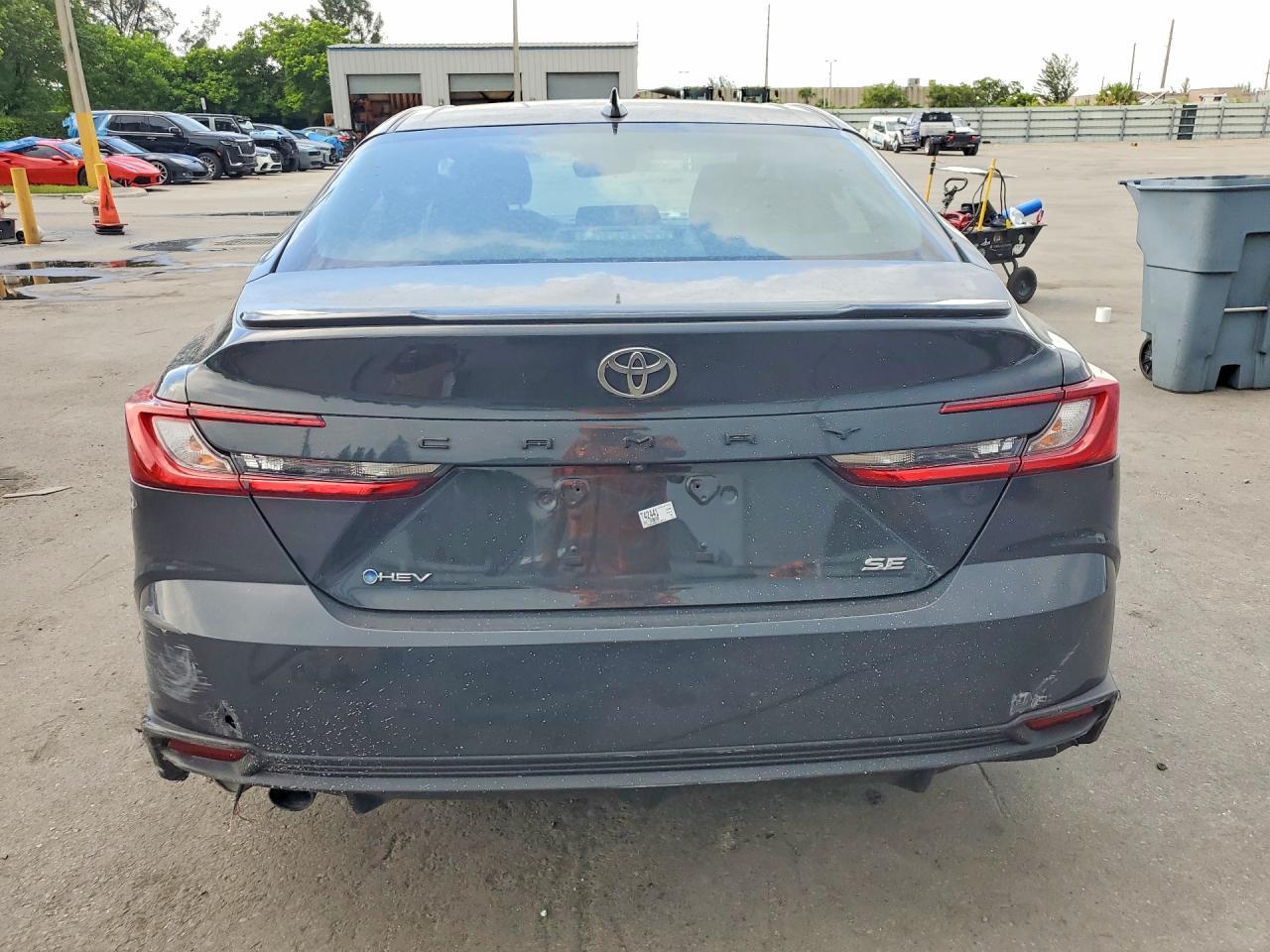 2025 Toyota Camry Se - zdjęcie 6