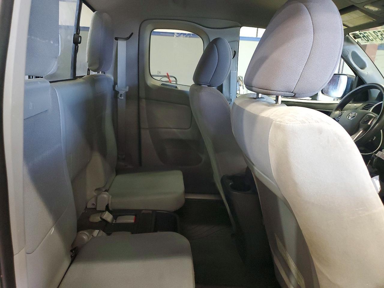 2015 Toyota Tacoma V6 - zdjęcie 10